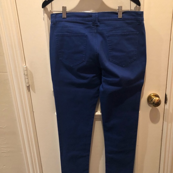 Blue low rise skinny jeans in size 8 - Picture 2 of 3